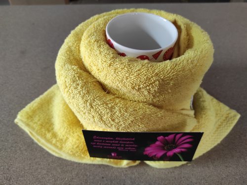 ANYÁK NAPI CSOMAG BÖGRE Sárga szív törölközővel