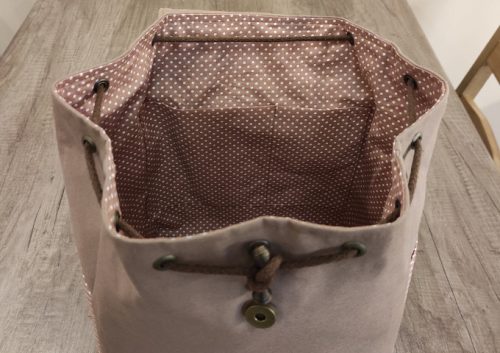 Aztadejó Handmade hátizsák barna fehér tűpettyes zsebbel