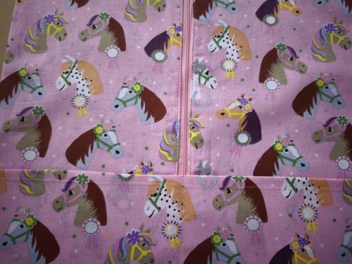 Aztadejó rózsaszín lovak oviszsák 40x56 cm