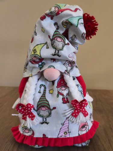 Aztadejó Karácsonyi Manó Orrmanó 30 cm piros karácsonyi manós ruhában